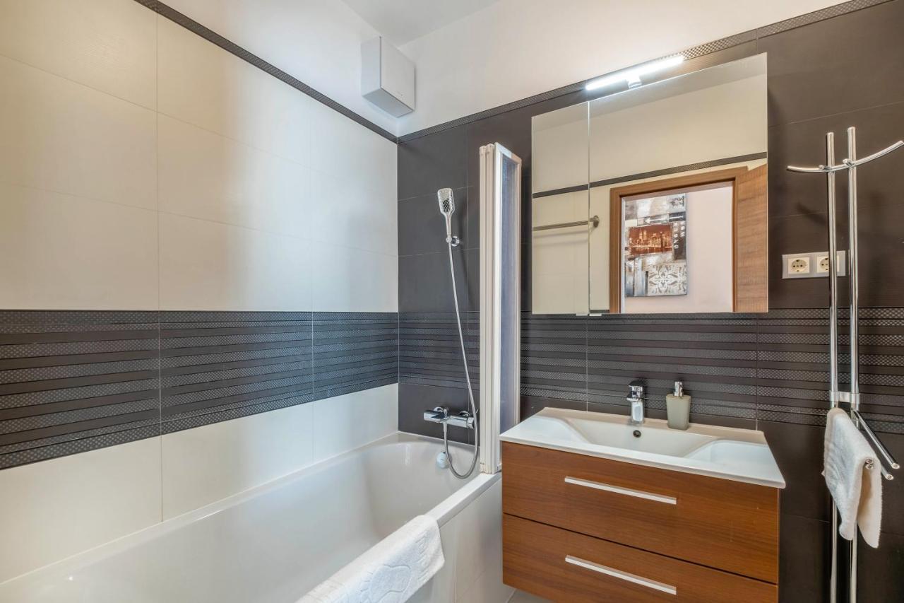 Mf Port Azur Wellness Apartments Siofok Bagian luar foto