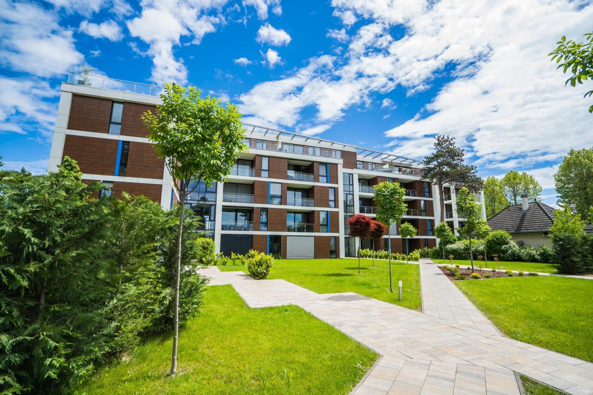 Mf Port Azur Wellness Apartments Siofok Bagian luar foto