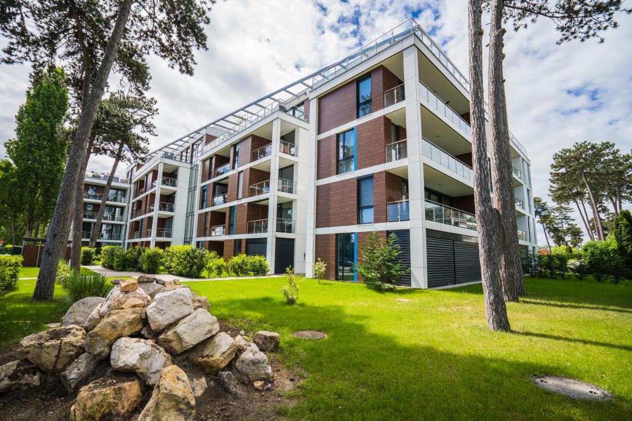 Mf Port Azur Wellness Apartments Siofok Bagian luar foto