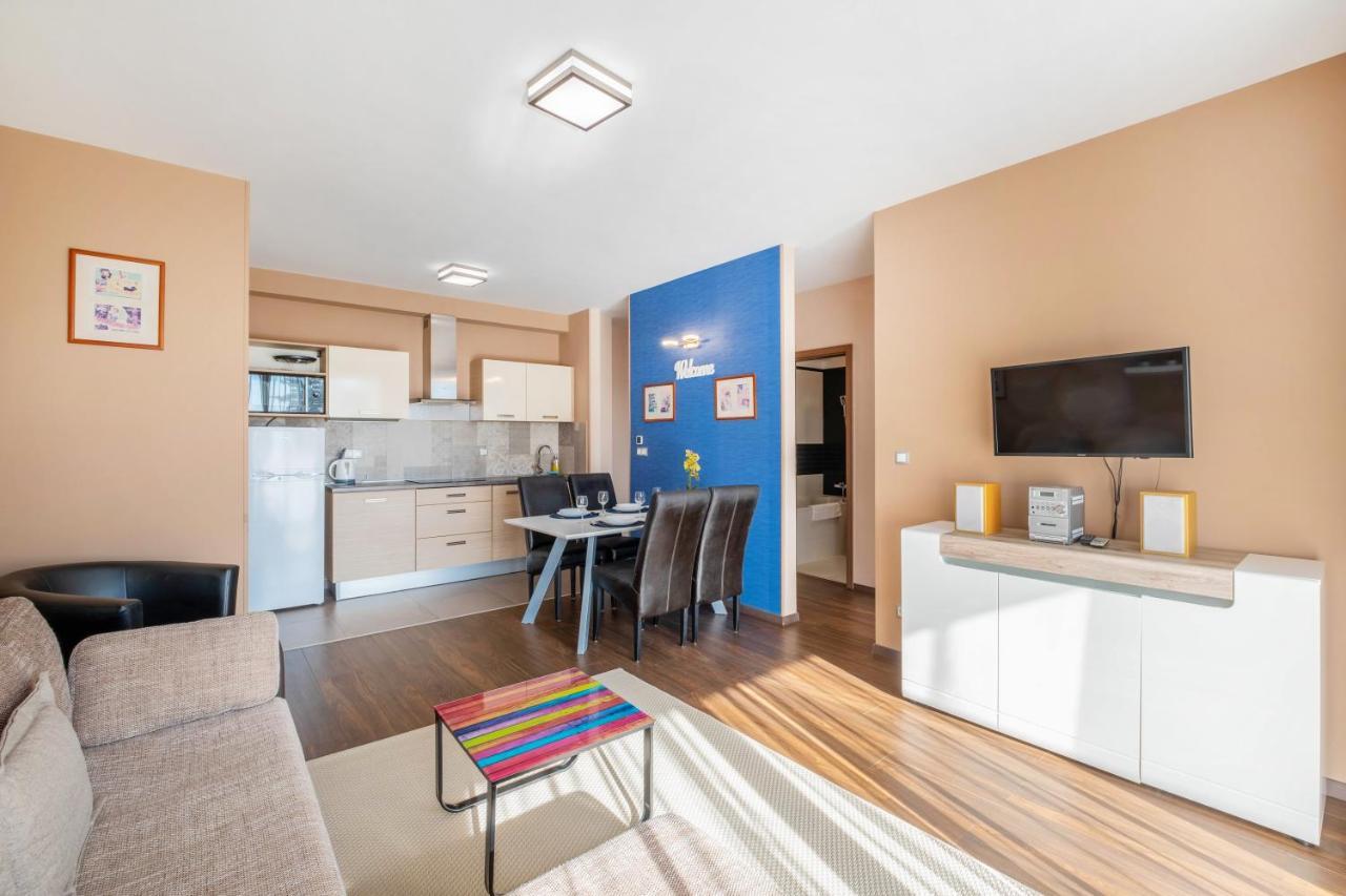 Mf Port Azur Wellness Apartments Siofok Bagian luar foto