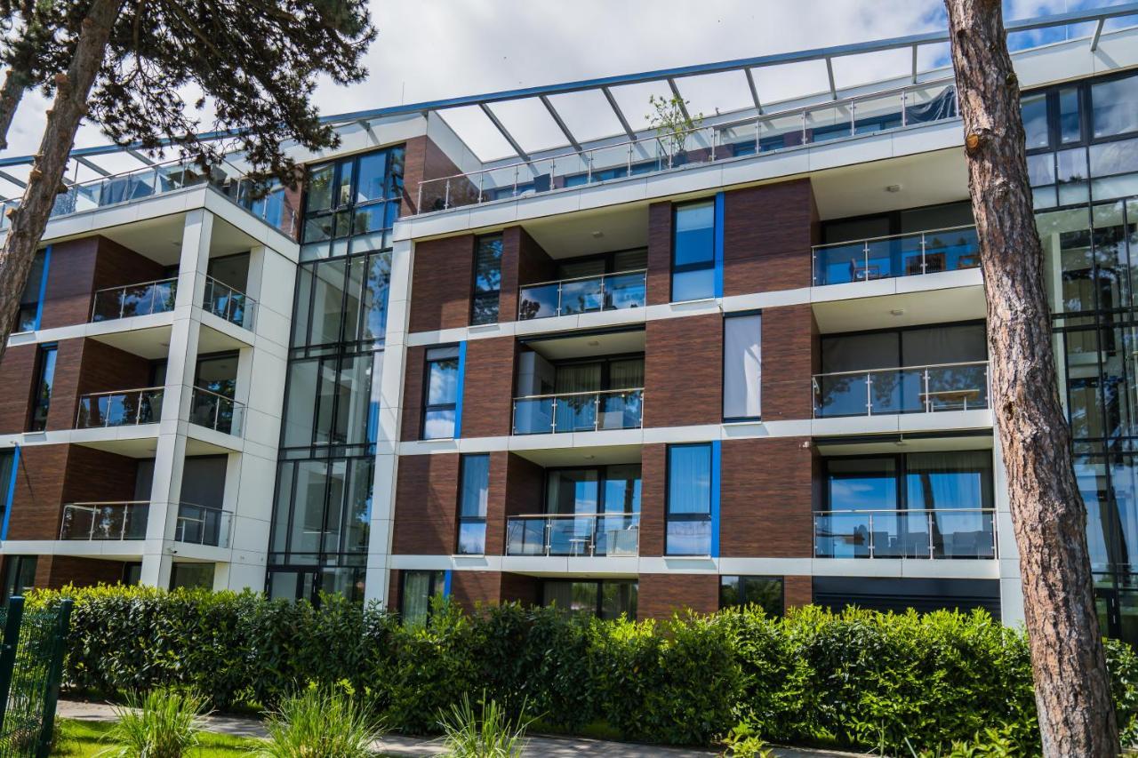 Mf Port Azur Wellness Apartments Siofok Bagian luar foto