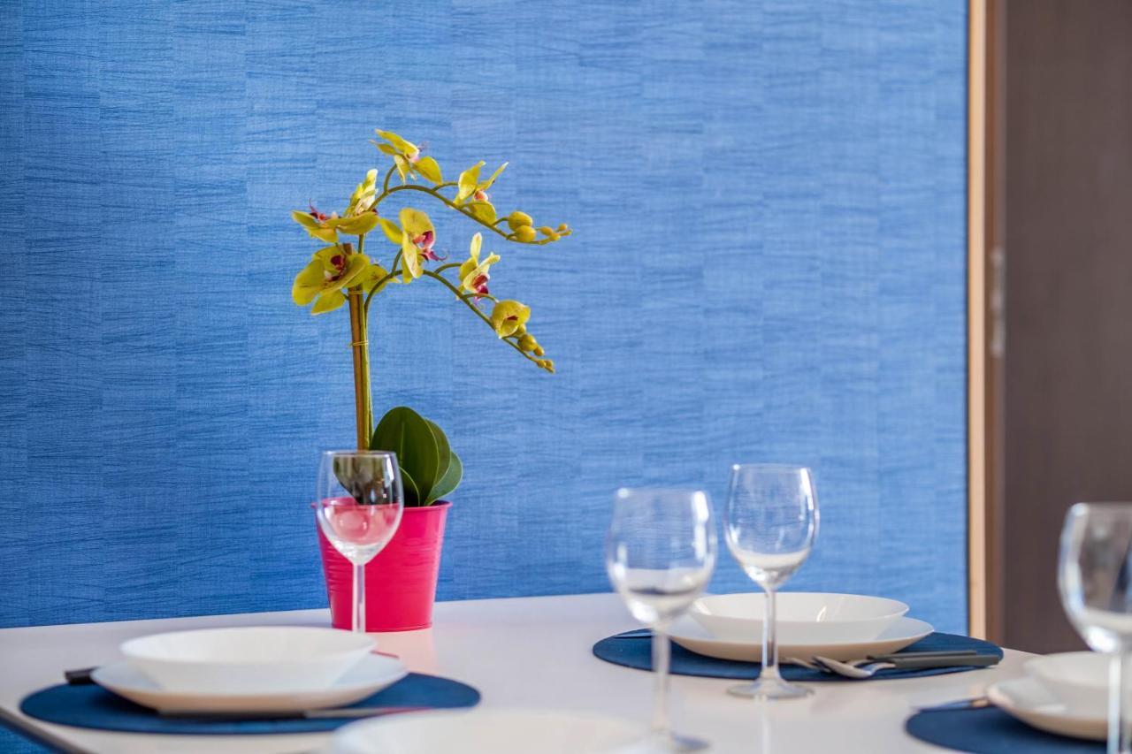 Mf Port Azur Wellness Apartments Siofok Bagian luar foto