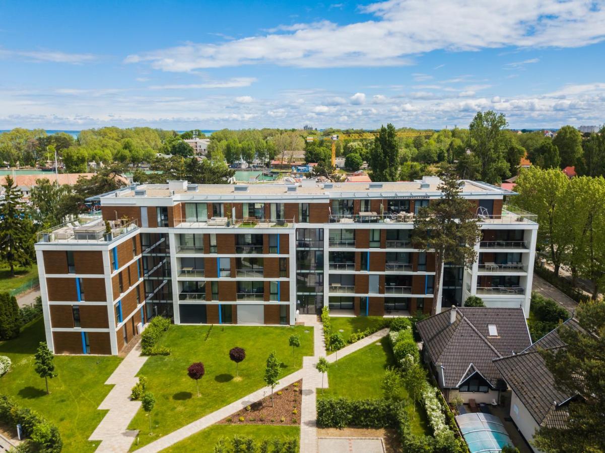 Mf Port Azur Wellness Apartments Siofok Bagian luar foto