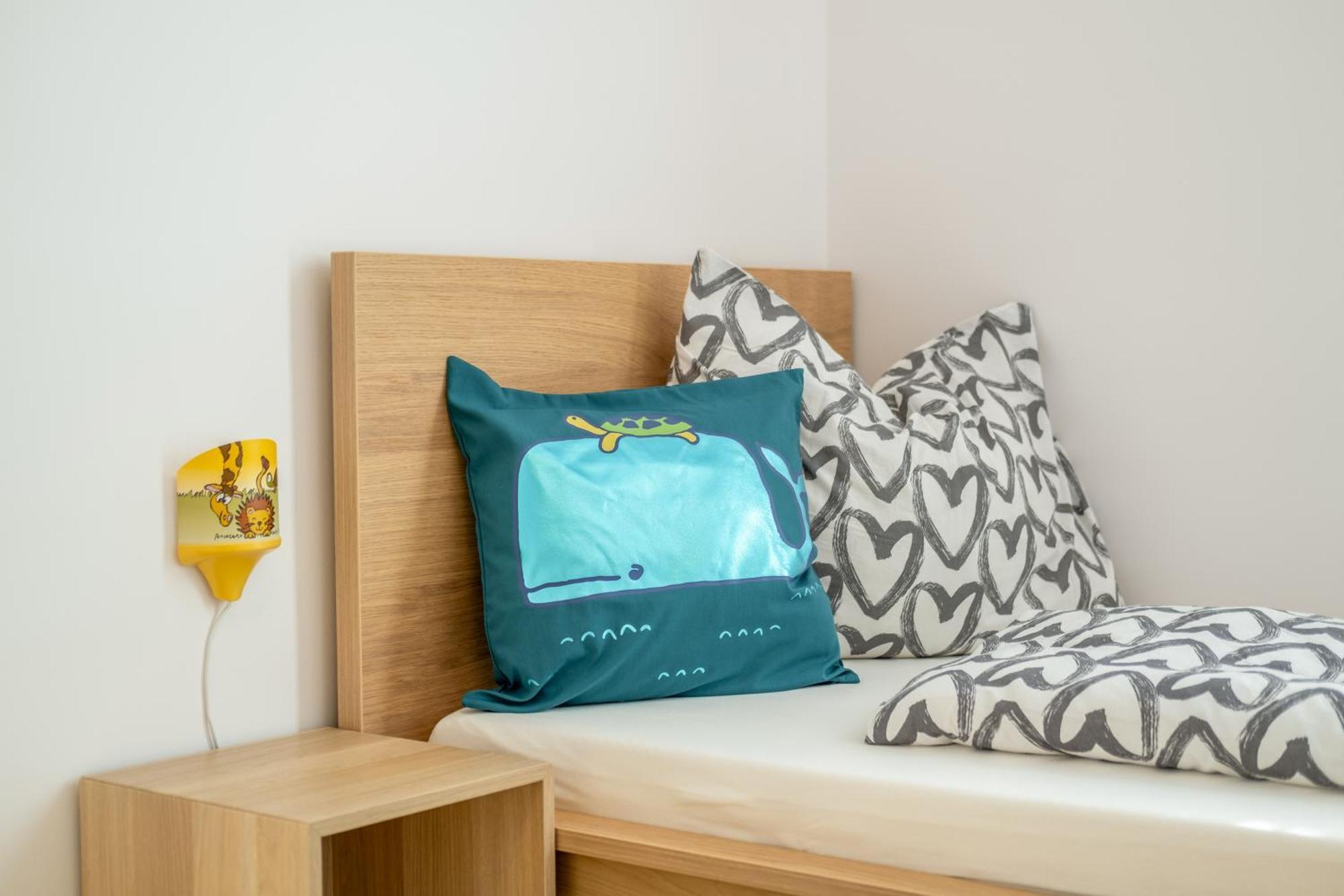 Mf Port Azur Wellness Apartments Siofok Bagian luar foto
