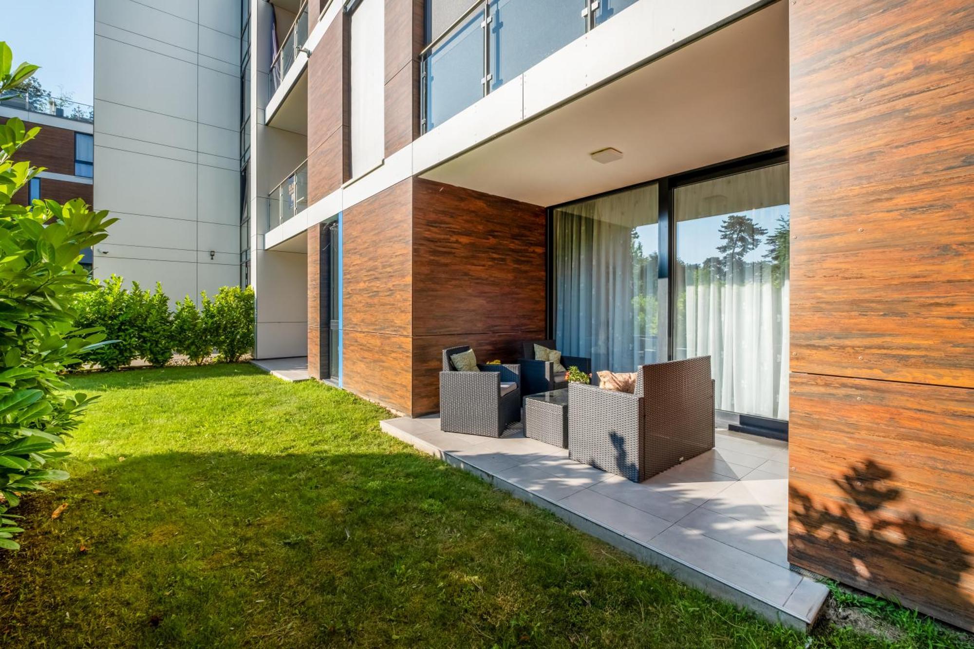 Mf Port Azur Wellness Apartments Siofok Bagian luar foto
