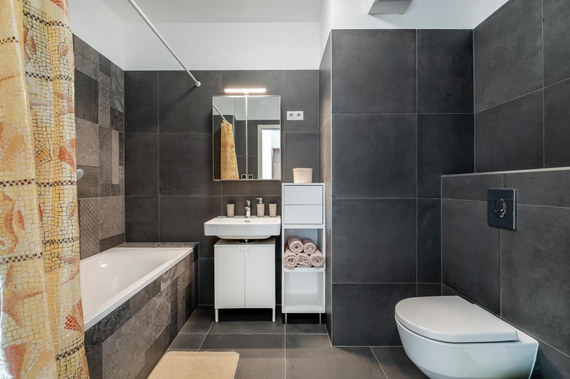 Mf Port Azur Wellness Apartments Siofok Bagian luar foto